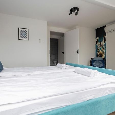 Naomi & Sophia Apartman Budapest Exteriör bild
