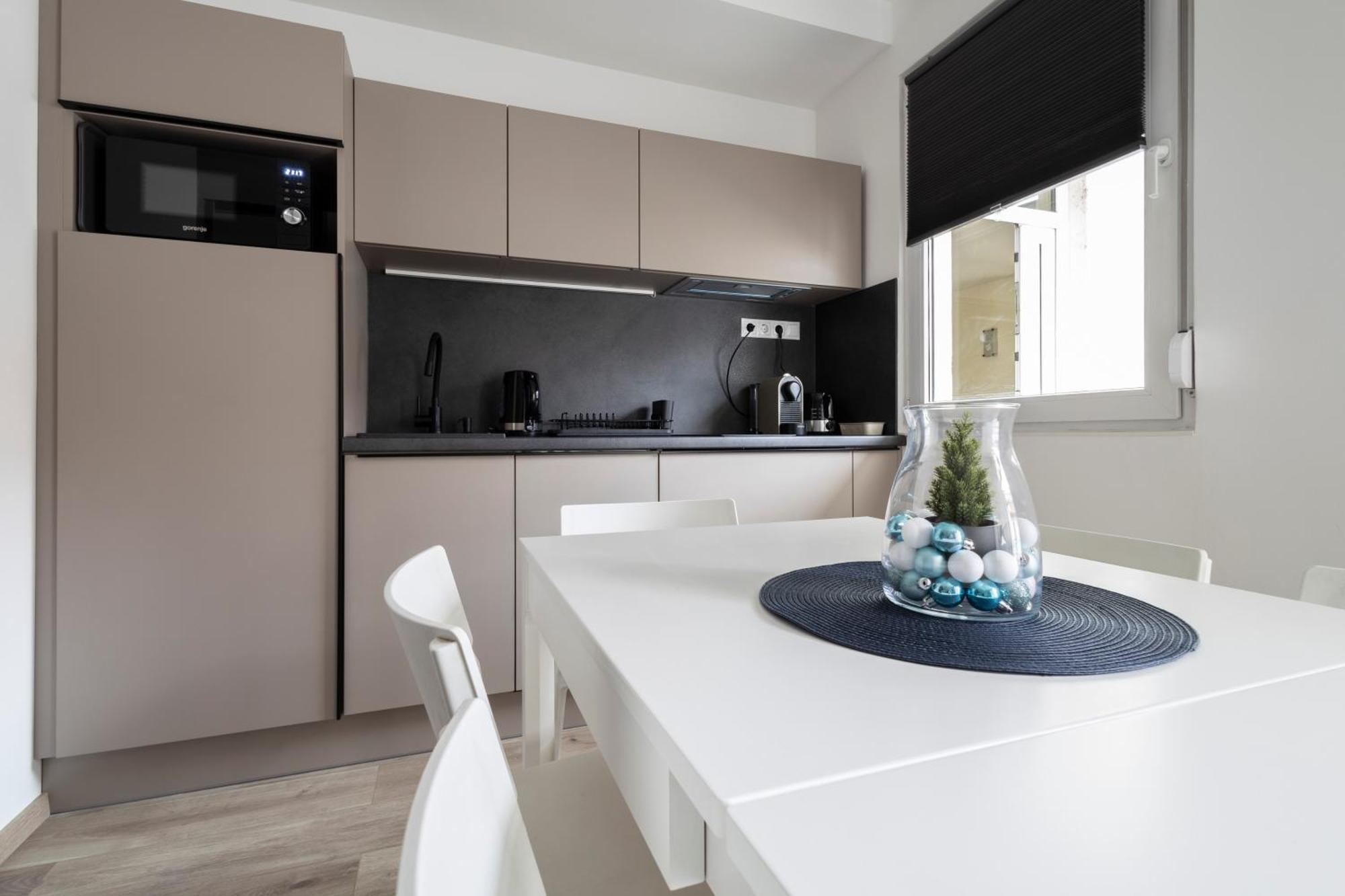 Naomi & Sophia Apartman Budapest Exteriör bild